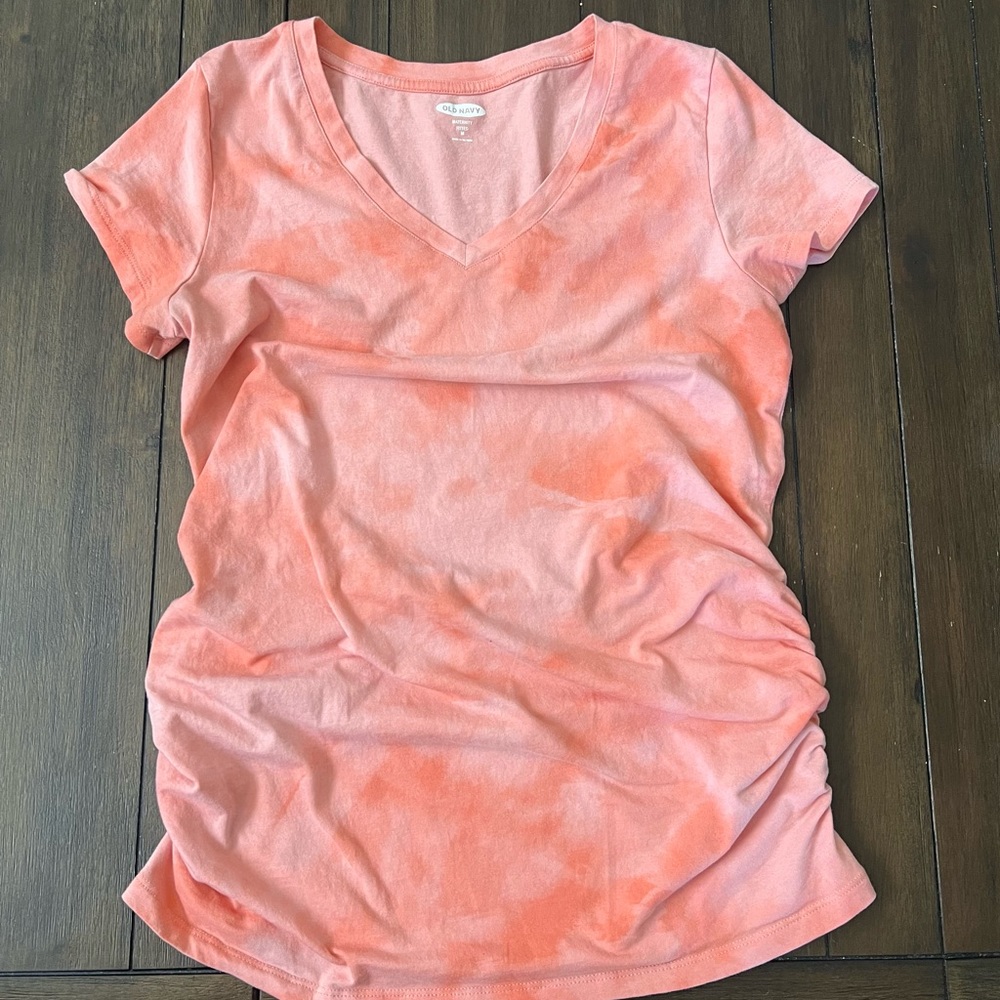 Old Navy Maternity T-Shirt